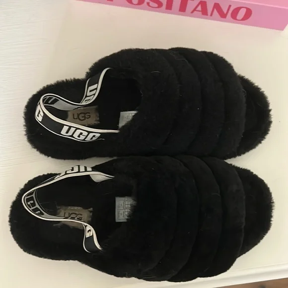 Black ugg slippers - Picture 1 of 3